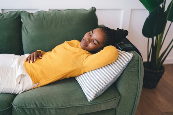 Confort et esthétique : À la découverte de la housse de canapé relax en coton, en polyester et en velours